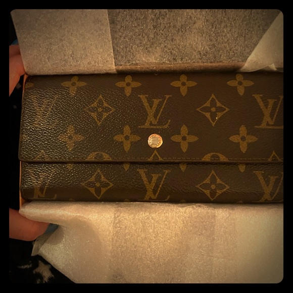 Louis Vuitton Accessories - Authentic Luis Vuitton Wallet